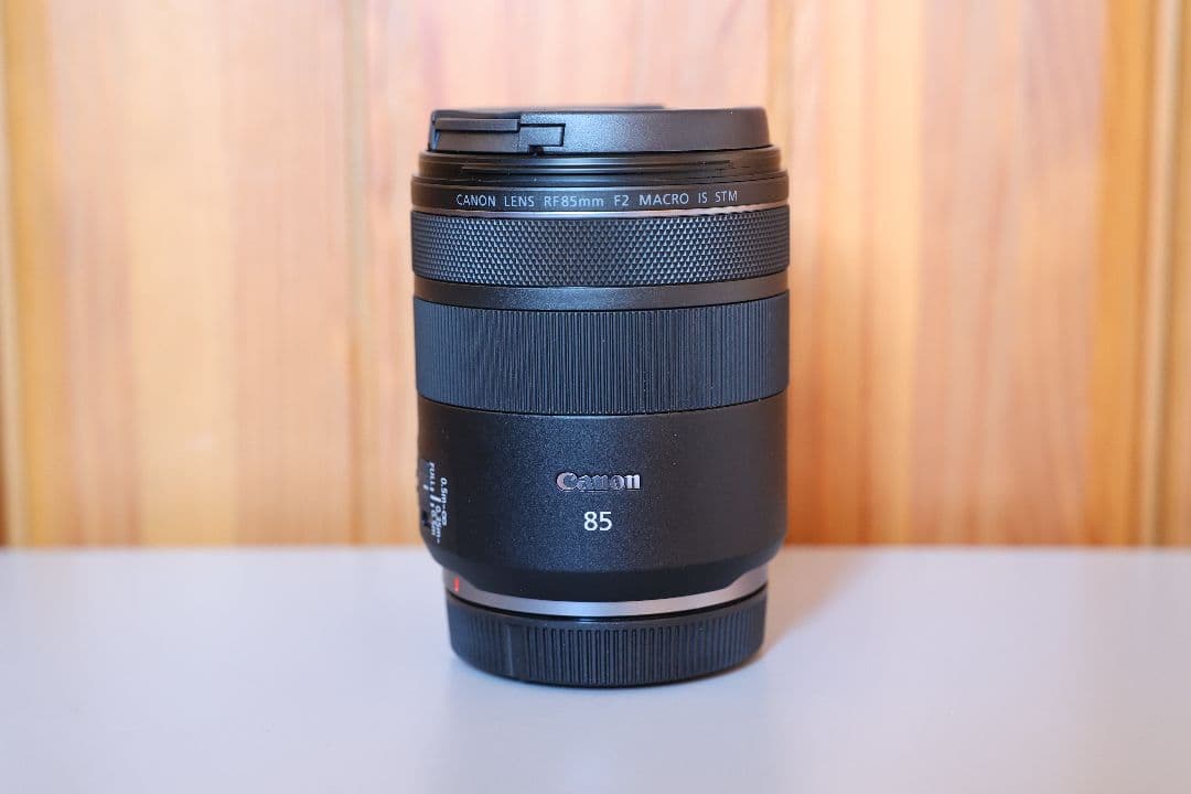 キヤノン Canon RF85mm F2 MACRO IS STM 未使用に近い