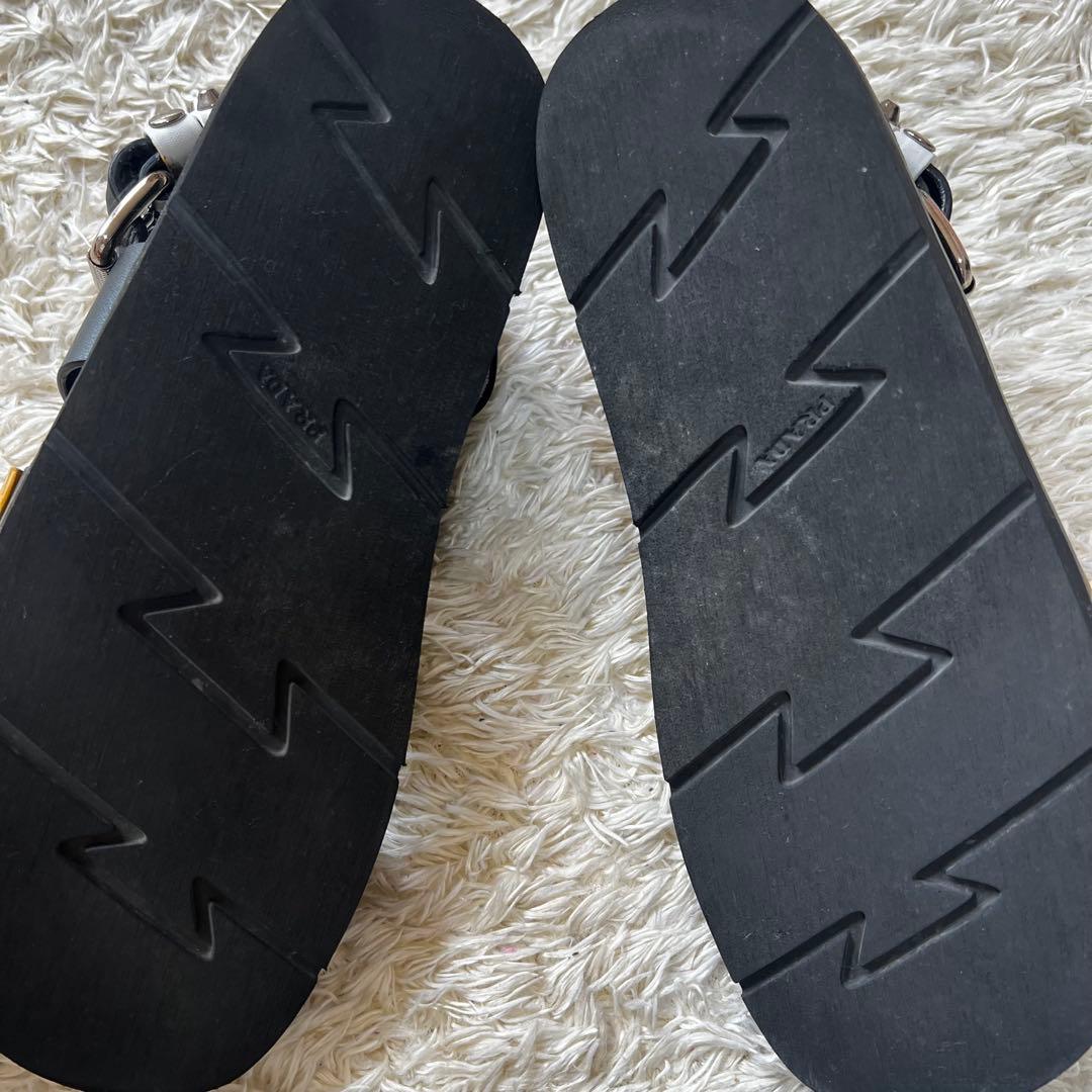 PRADプラダ スタッズ サンダル 38.1/2 (25~25.5くらい)メタル