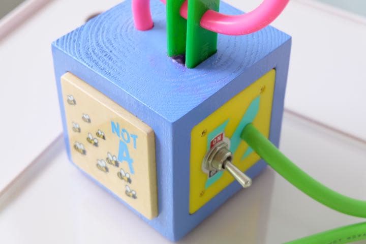 magma デスクランプ