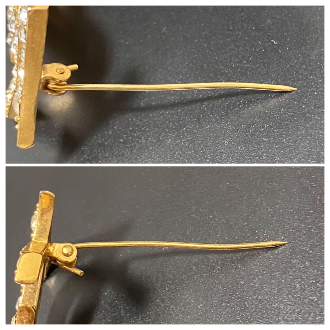 イヴサンローラン［ピンブローチ］ラインストーン　カサンドラロゴ　YSL　ゴールド