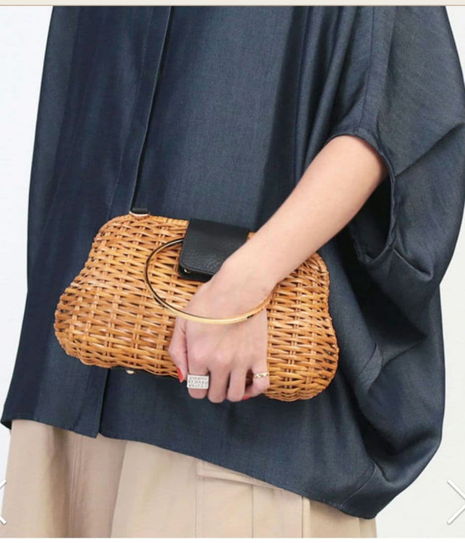 VIOLAd'ORO ヴィオラドーロ ラタン ミニショルダー V8130