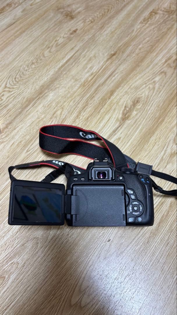 デジタルカメラ Canon EOS kiss x8i