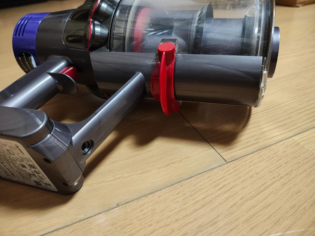 ダイソン★コードレス掃除機★V10本体★ＳV12★バッテリー新品と大差なし★12