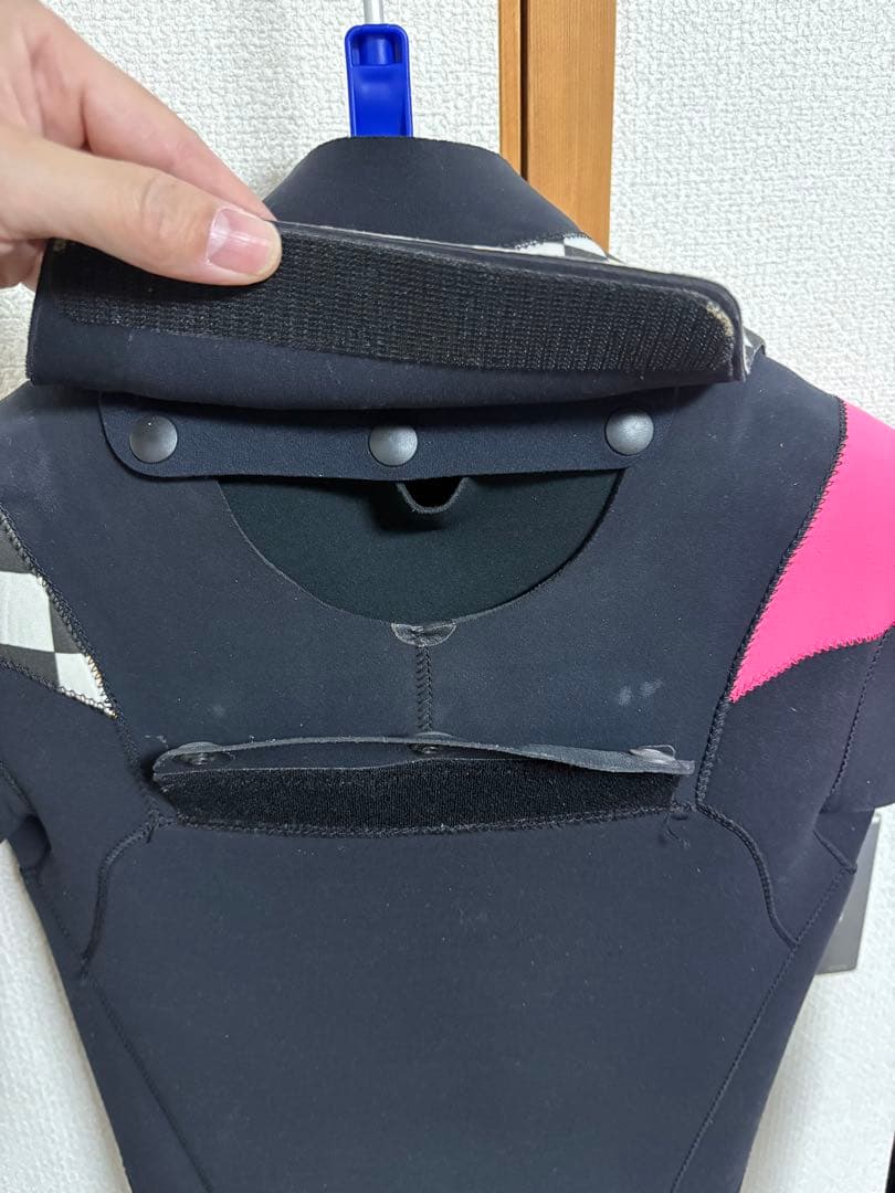 BREAKER OUT 3mmフルスーツ ブラック ピンク チェック柄