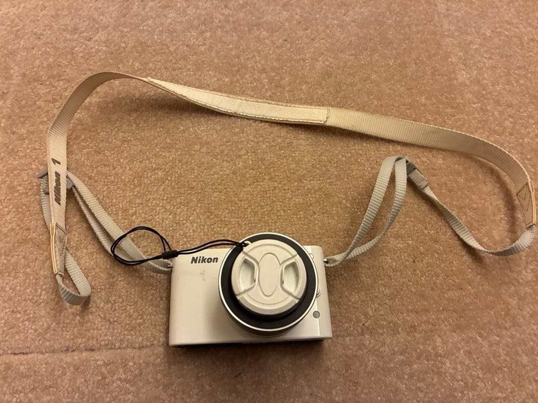 Nikon 1 J1 ホワイト コンパクトデジタルカメラ