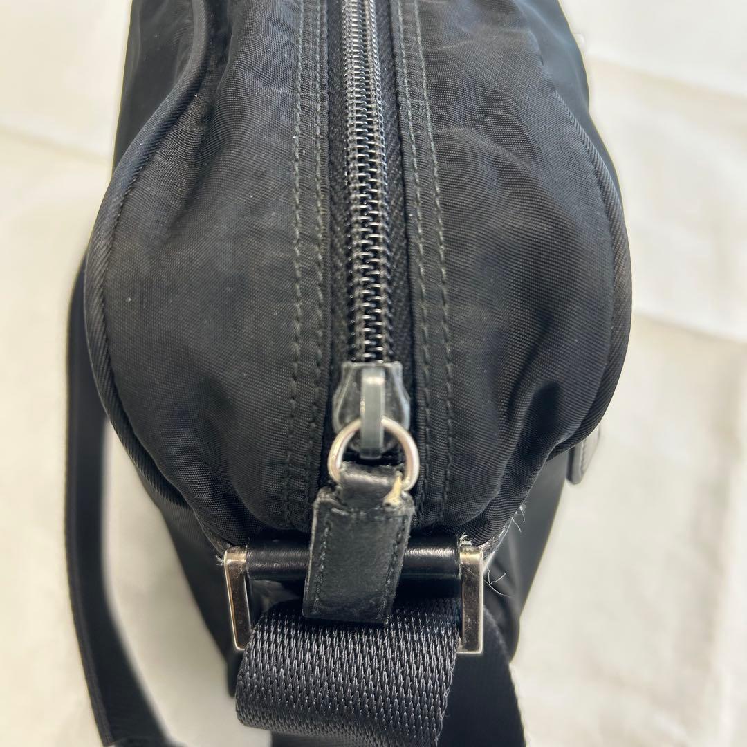 【訳あり品】プラダ ショルダーバッグ ブラック 三角ロゴ ナイロンBT0166