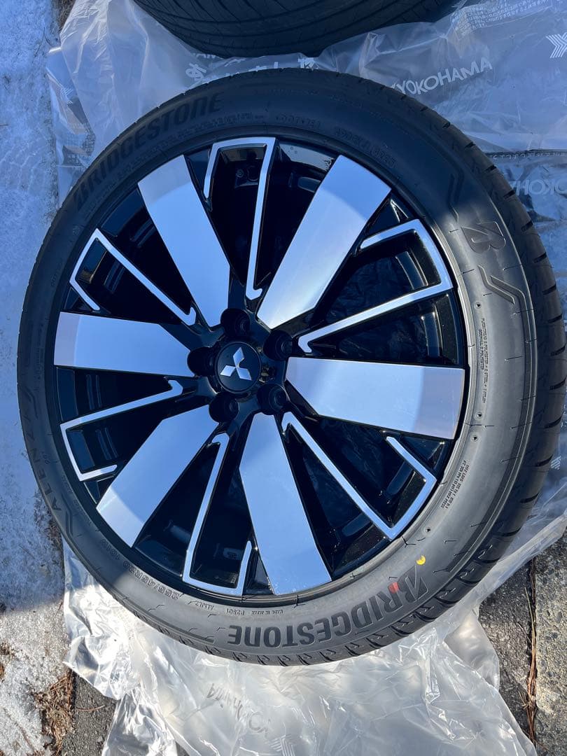 アウトランダーPHEV 純正20インチタイヤホイールセット　納車すぐに交換