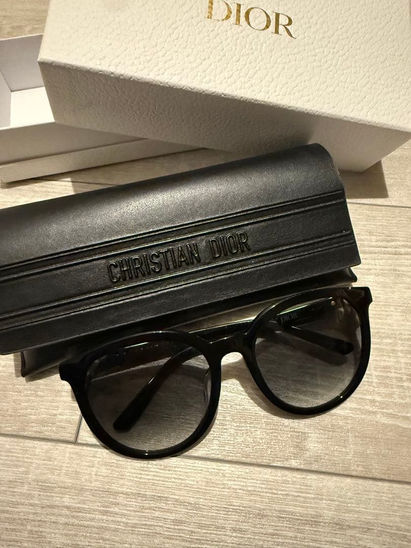 DIOR キャットアイサングラス ブラック