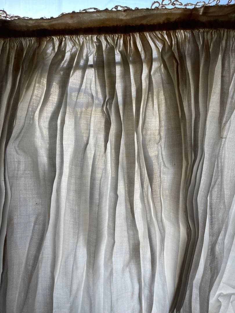 フランスアンティーク　教会神父さん聖歌隊コーラスのブラウス　リネンシャツ　レース