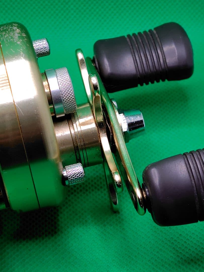 シマノ　ベイトリール　カルカッタ100XT