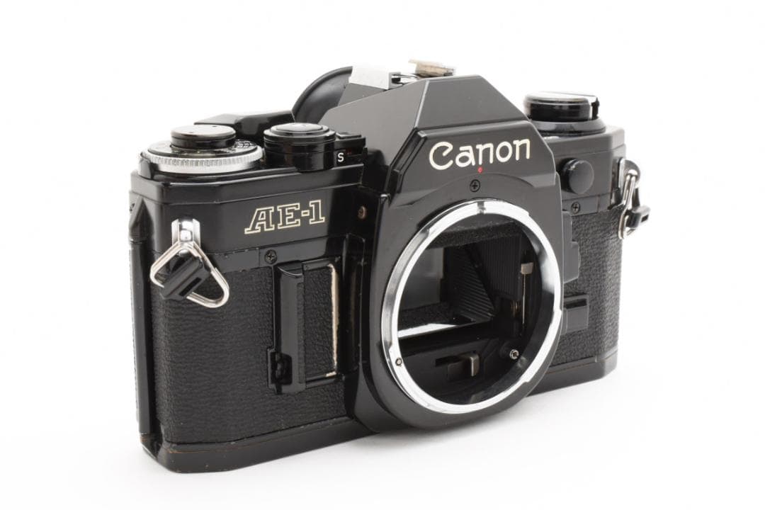 美品 CANON AE-1 ブラック フィルムカメラ　モルト新品交換済 M626
