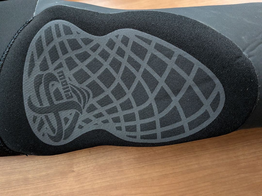 【新品未使用】Fellow セミドライウェットスーツ ALL3mm MLBサイズ