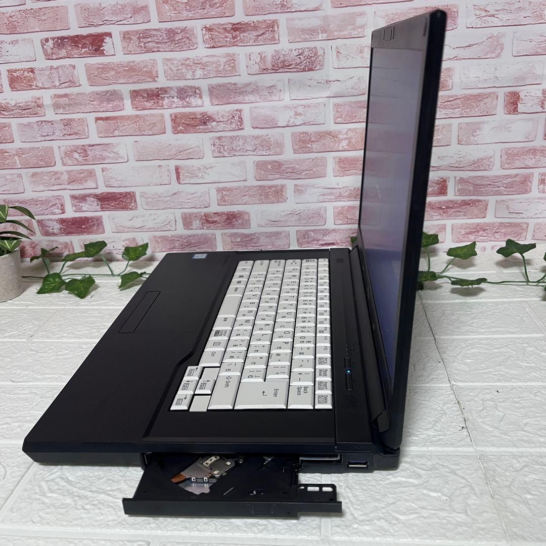 ★美品富士通パソコン SSD256GB メモリ8GB★ノートPC164