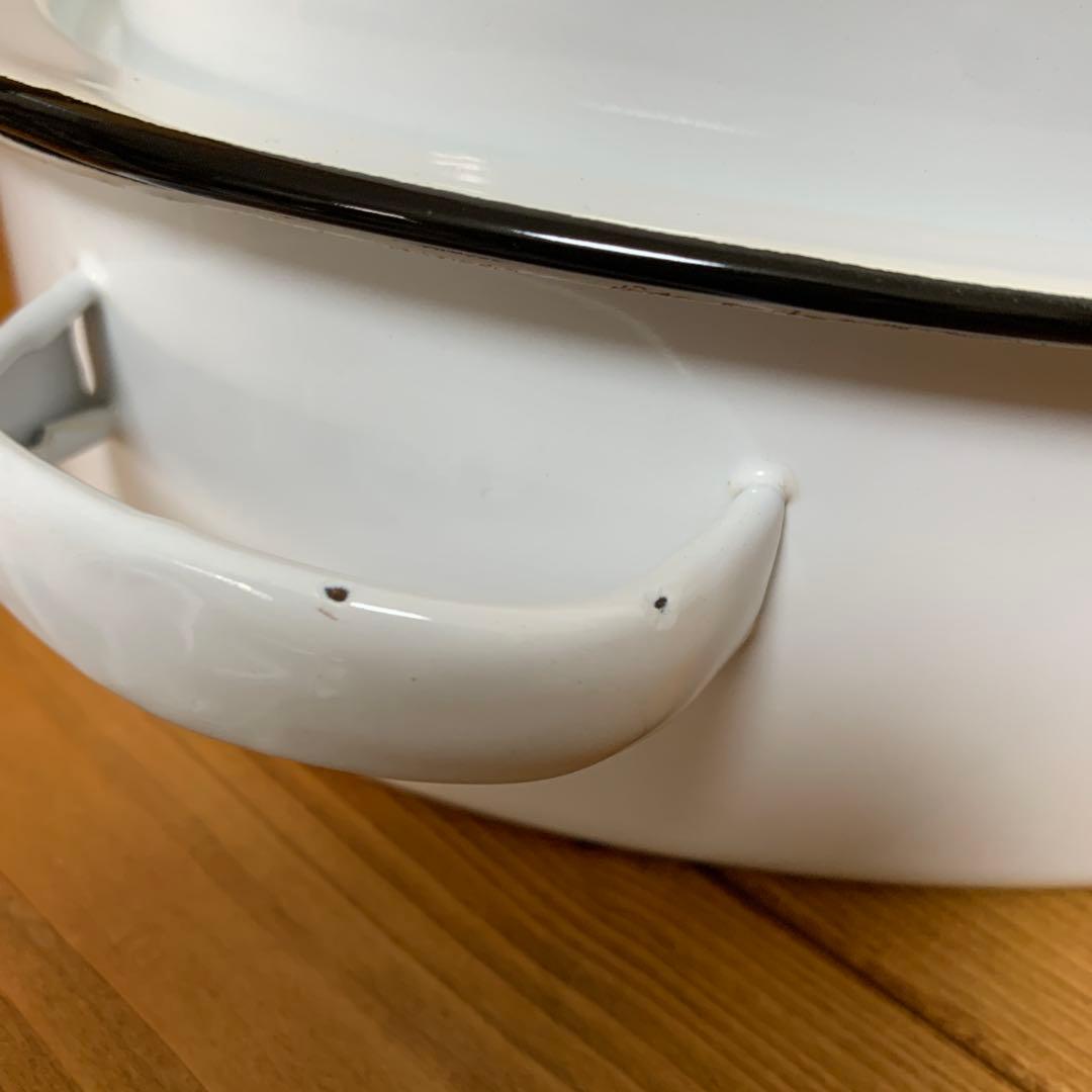 アンティーク　カントリー雑貨ホーロー製 白い楕円形鍋　変形取手　両手鍋