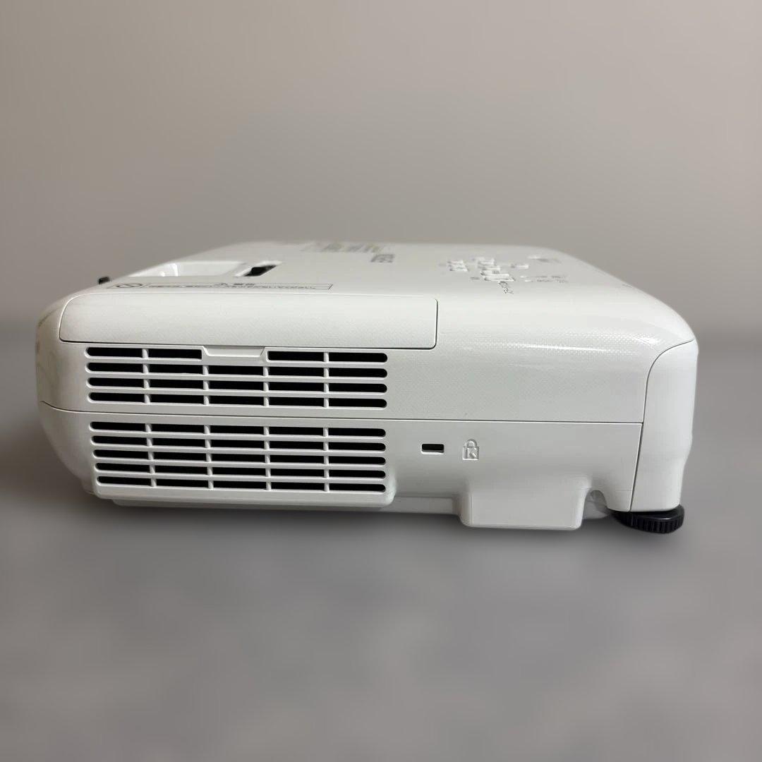 【中古美品】EPSON プロジェクター EB-S18 ランプ点灯26時間