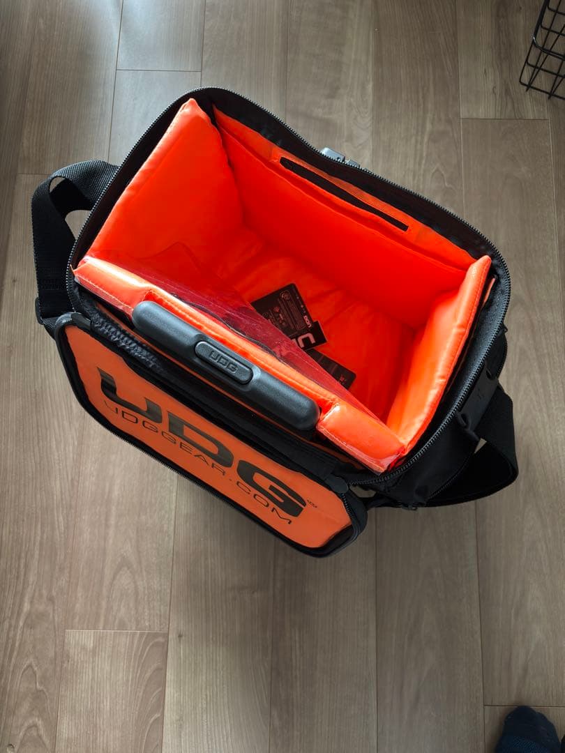 UDGレコードバッグ　UltimateSlingBagTrolleyDeLuxe