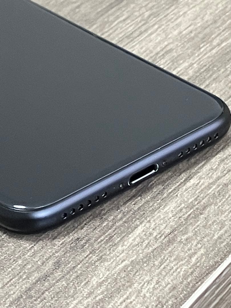 美品 iPhoneSE 第2世代 （SE2）128GB ブラック