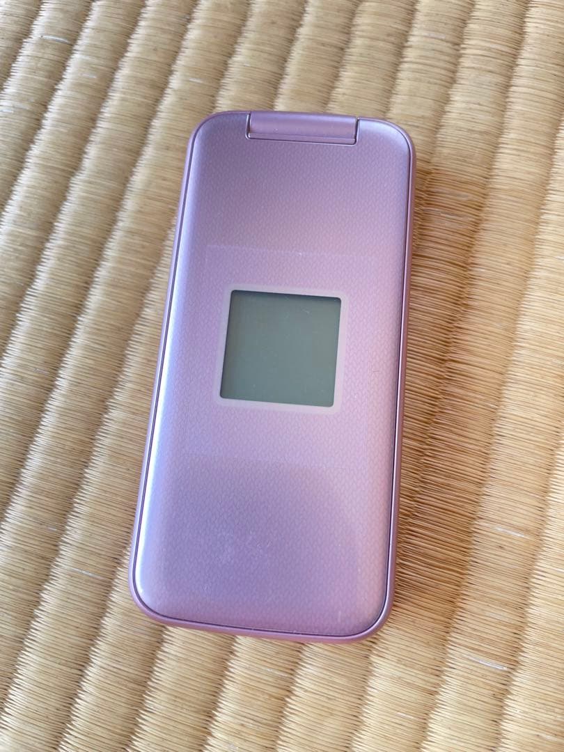 と*も様 F-01M 折りたたみ携帯