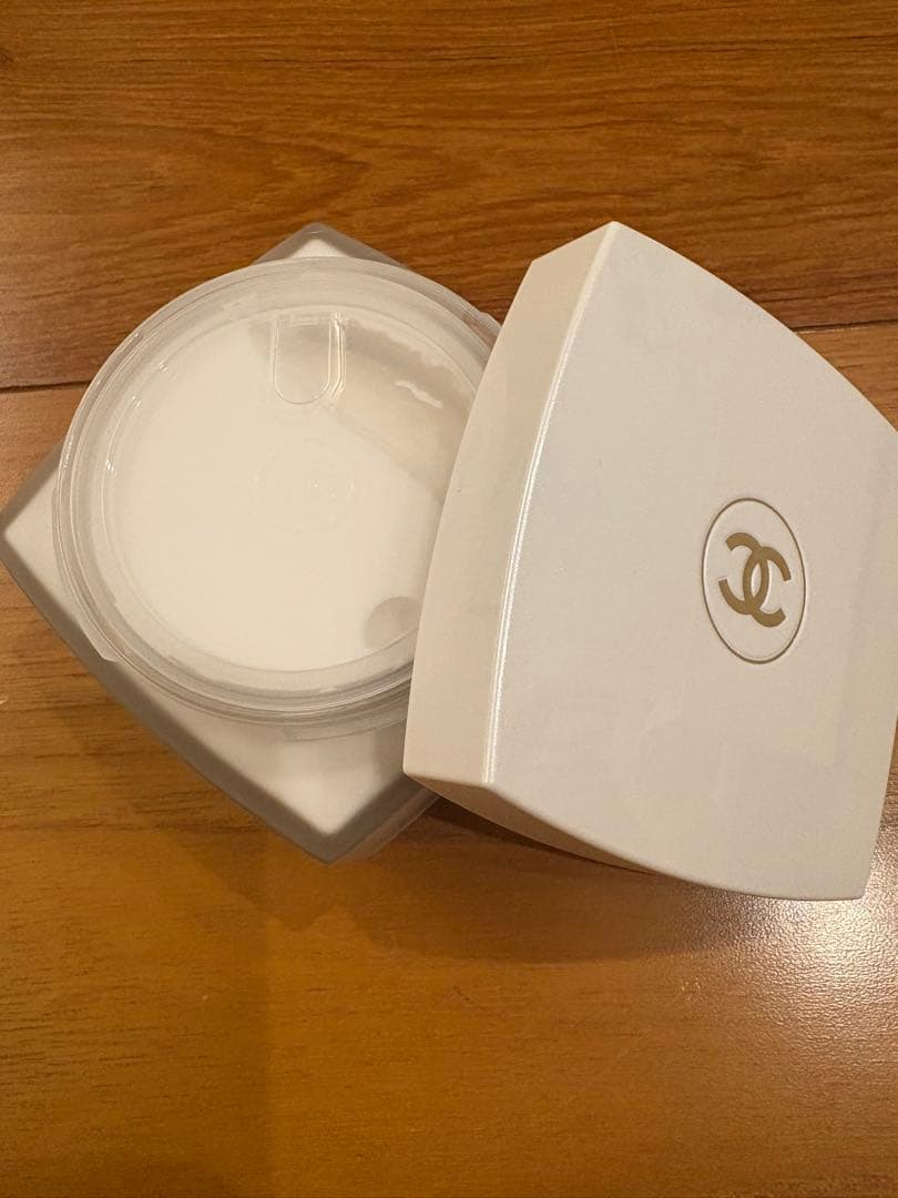 値下げ可能　新品未使用　CHANELココ マドモアゼル シルキー ボディクリーム