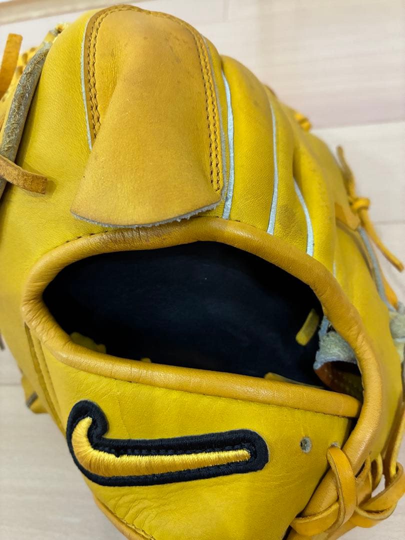 【即購入可】NIKE_軟式グローブ_左投げ_投手用_松坂大輔モデル_イエロー