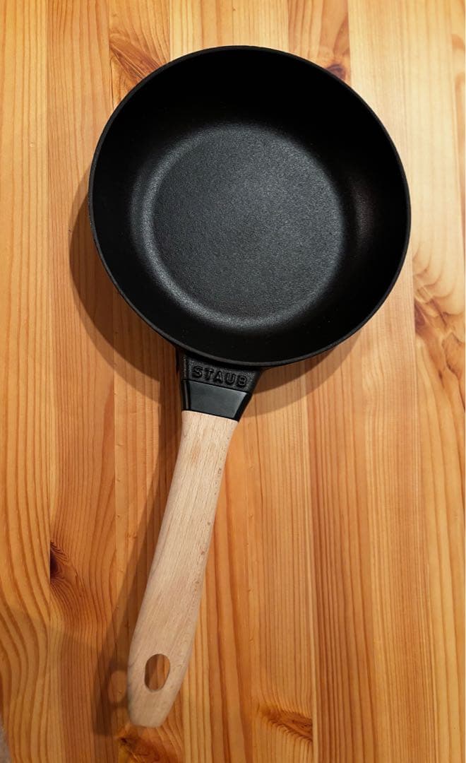 ヨリ　ストウブ　ウッドハンドルフライパン　２０cm