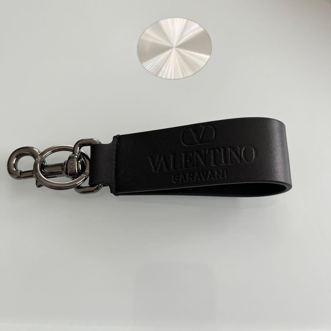 VALENTINO GARAVANI ブラックレザーキーホルダー