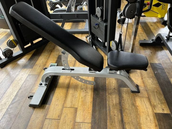 アジャストベンチ　フレーム黒　シート赤