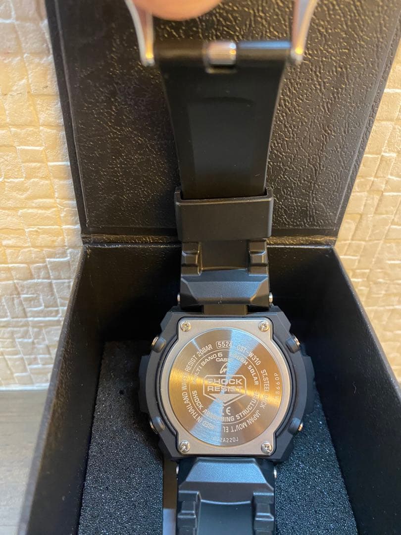 【猫雪です】G-SHOCK GST-W310 電波ソーラータフソーラー