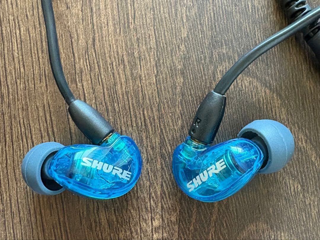SHURE SE215 有線イヤホン SPECIAL EDITION