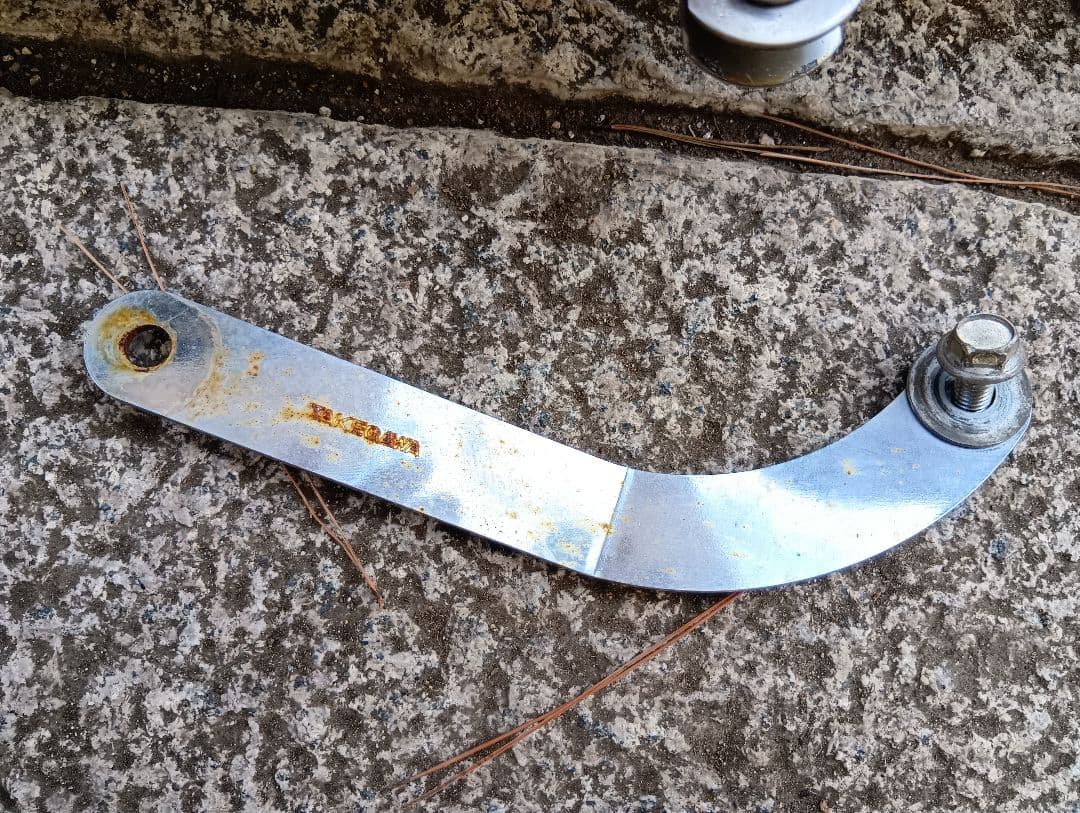 BOMBER マフラー 日本製 取り付け金具付き