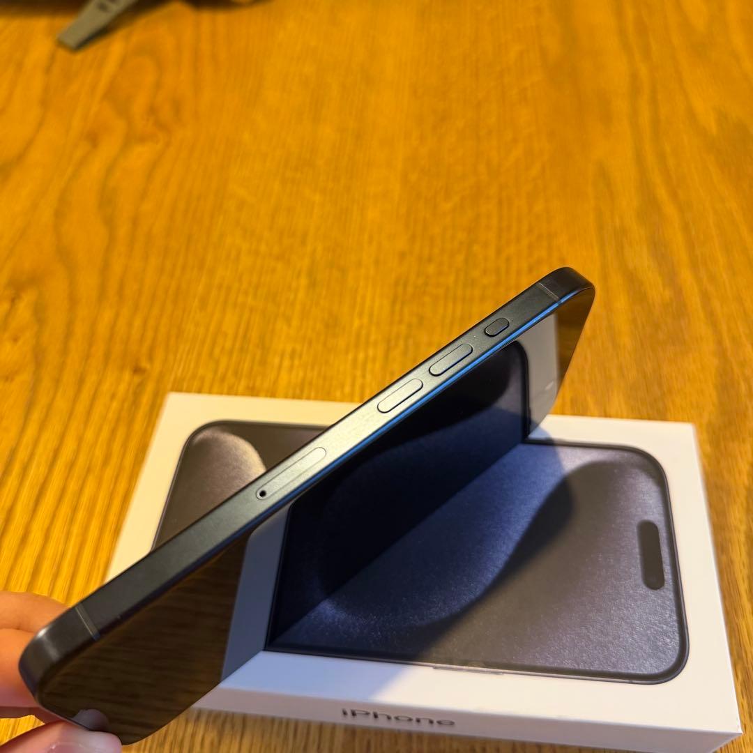 【極美品】Apple iPhone 15 Pro ブルーチタニウム 本体