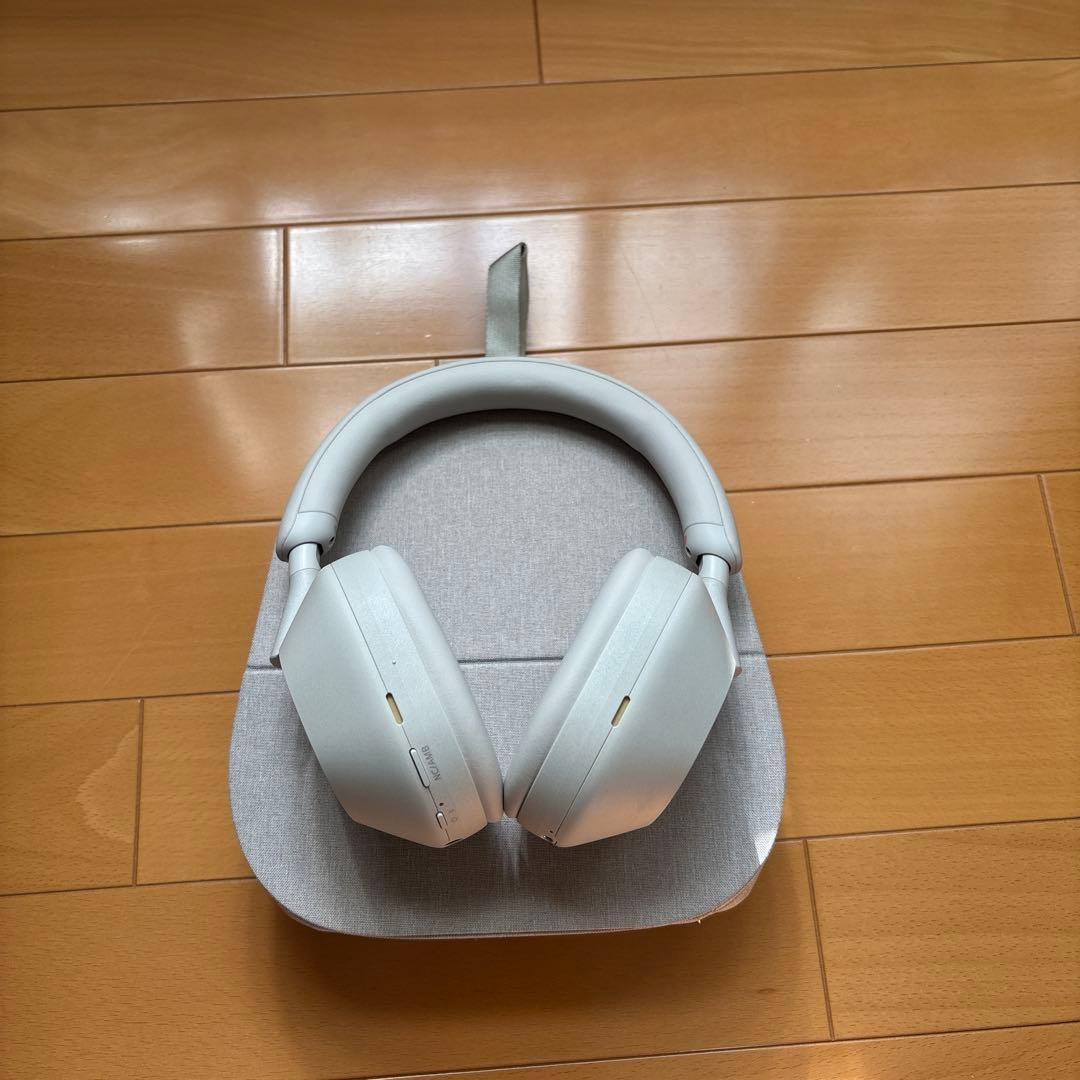 SONY WH-1000XM5 シルバー（Amazon整備済み品）