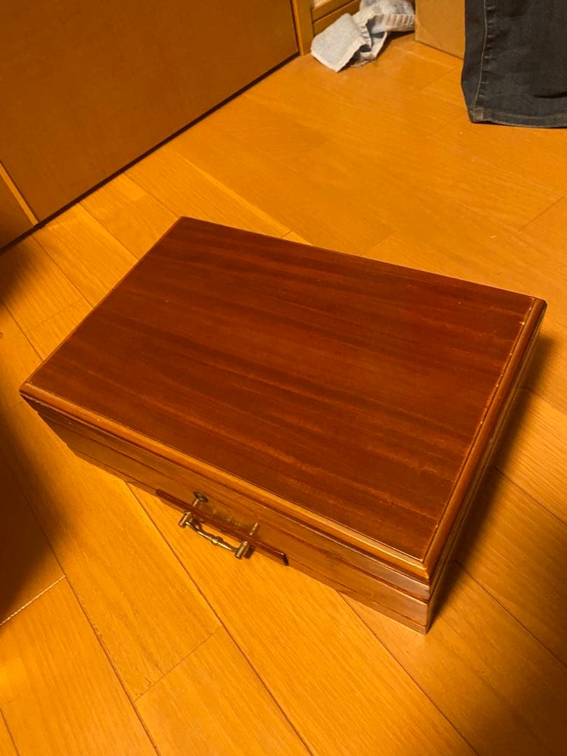 葉巻用ヒュミドール（木製シガーボックス】湿度計と湿度管理機能付、オマケ付！