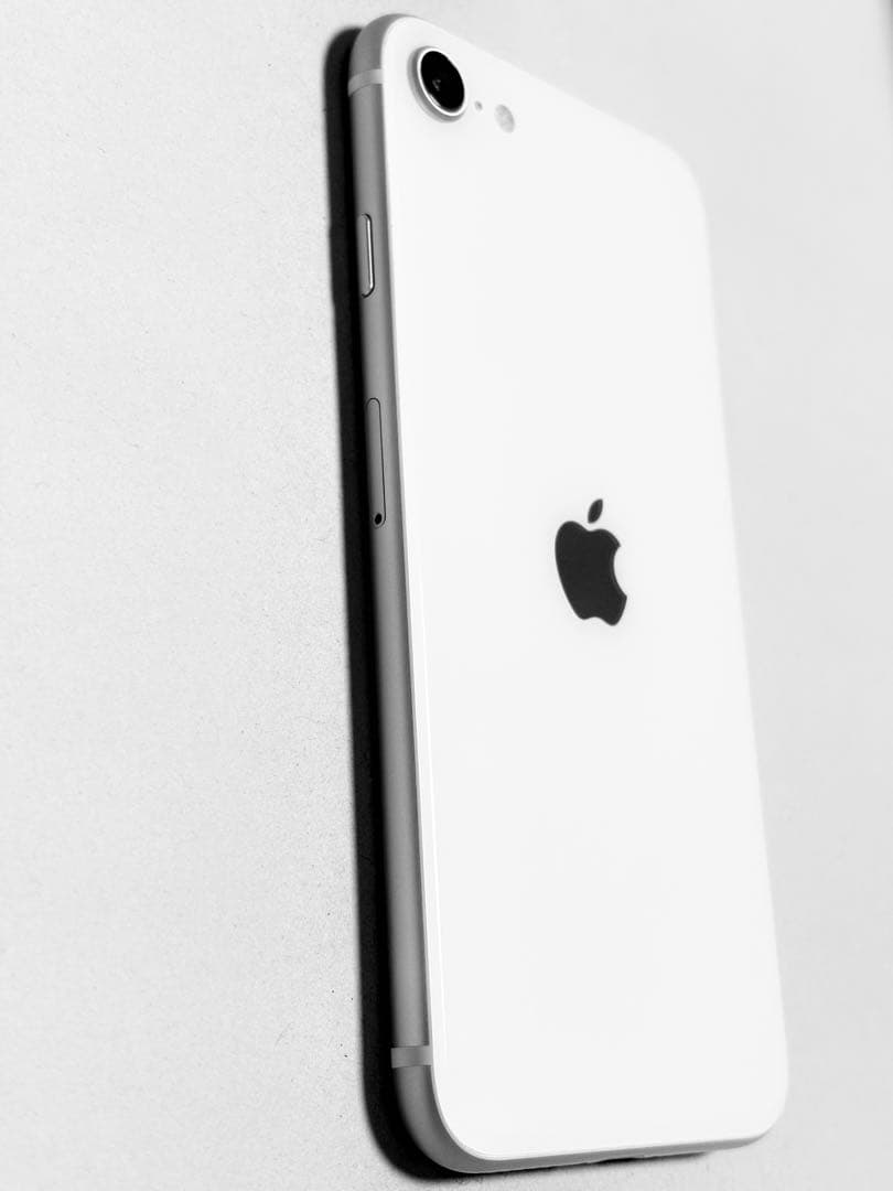 iPhone SE第2世代64GBホワイト