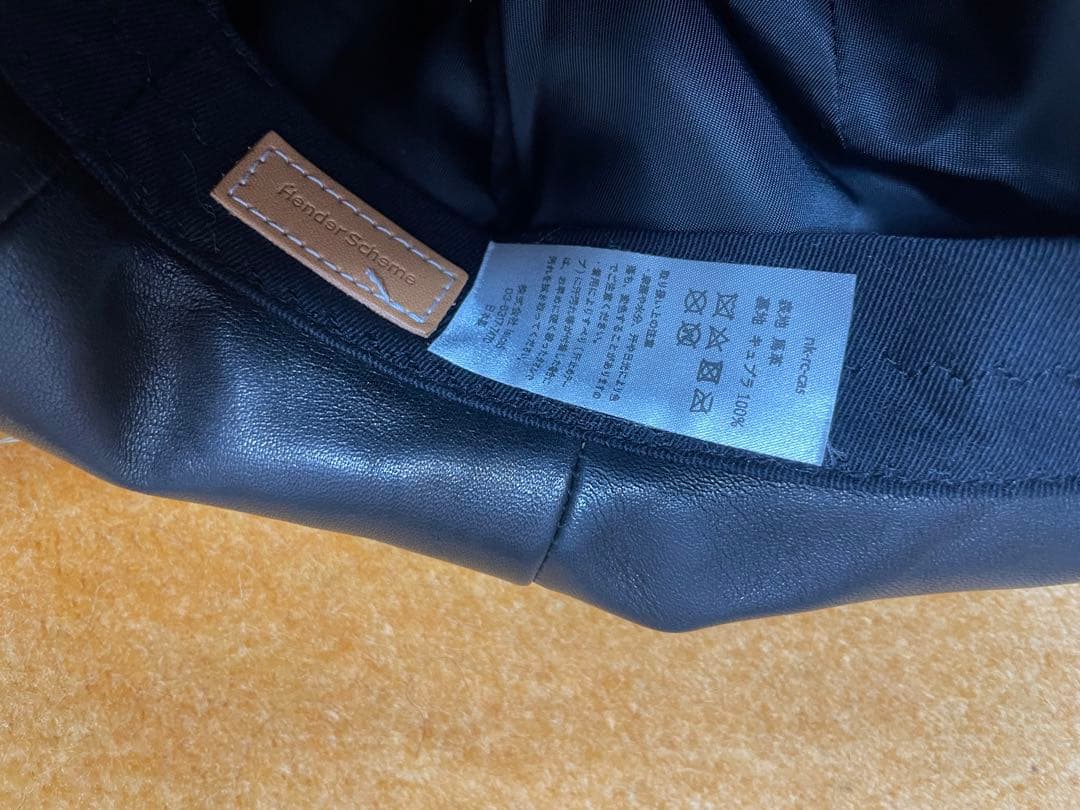 エンダースキーマ　黒 レザー キャスケット 帽子