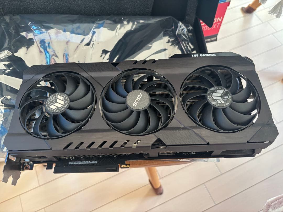 ASUS Radeon RX 6700 XT グラフィックスカード