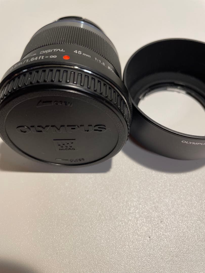 【美品】OLYMPUS 45mm F1.8 黒 レンズフード傷あり
