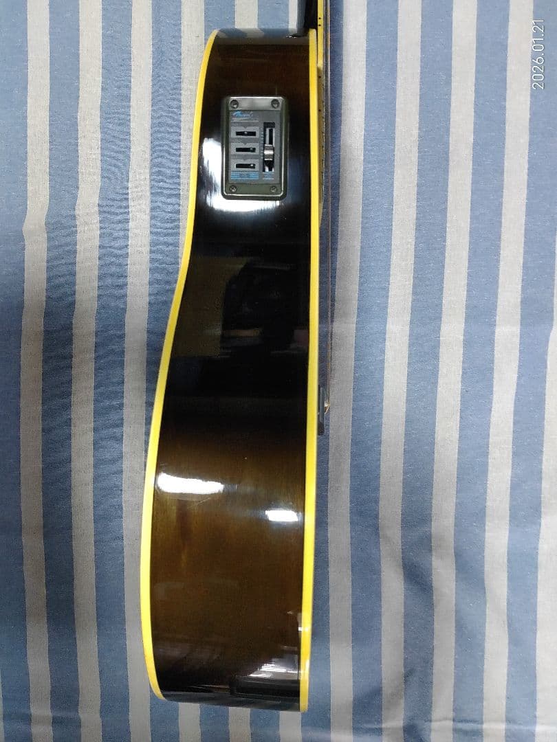 90年代のMorrisの上質エレアコースティックギターRumbler MR-1