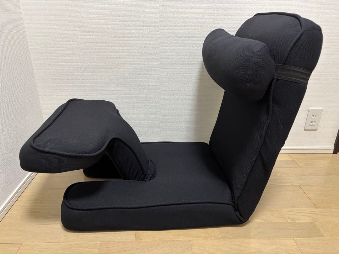 ゲーミング座椅子　ニトリ　ブラック