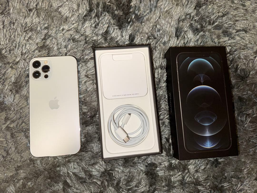 iPhone 12 Pro シルバー 本体