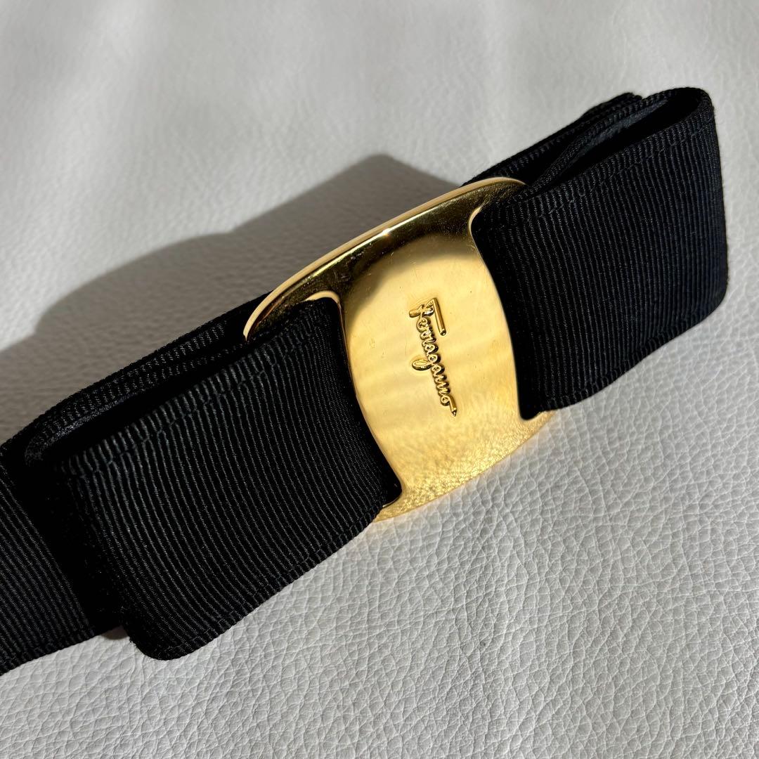 【美品】【フェラガモ】ヴァラ リボン ベルト ゴールド金具 黒 ブラック