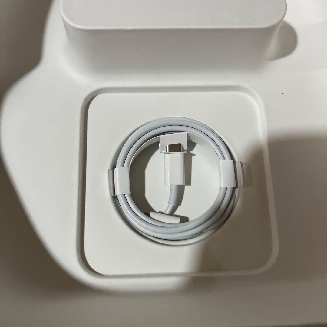 なな　AirPods Max