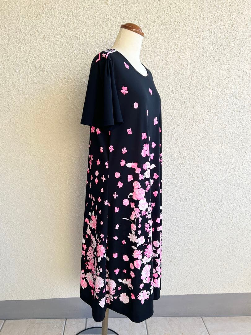 LEONARD SPORT ワンピース　黒　ピンク　花 ポリエステル　サイズ44