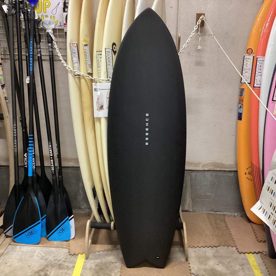 新品格安ESSENCE ショートボード フィッシュフルカーボン5’4フィン付き