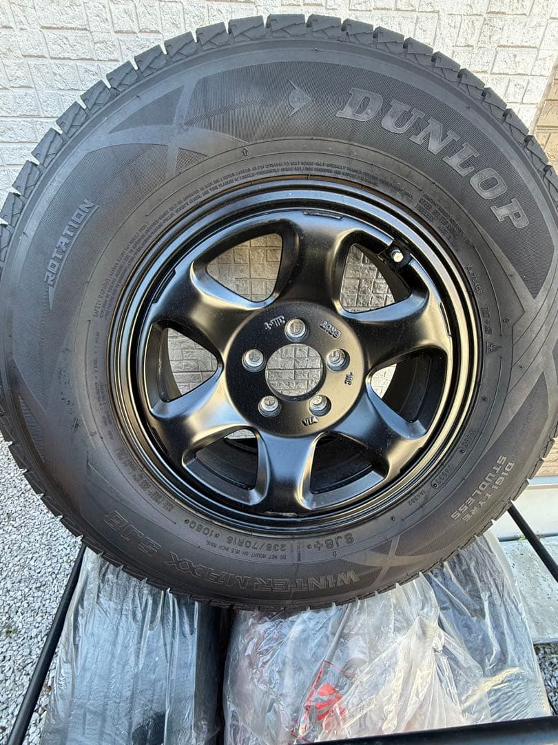 デリカd5 スタッドレスタイヤホイール　4本セット