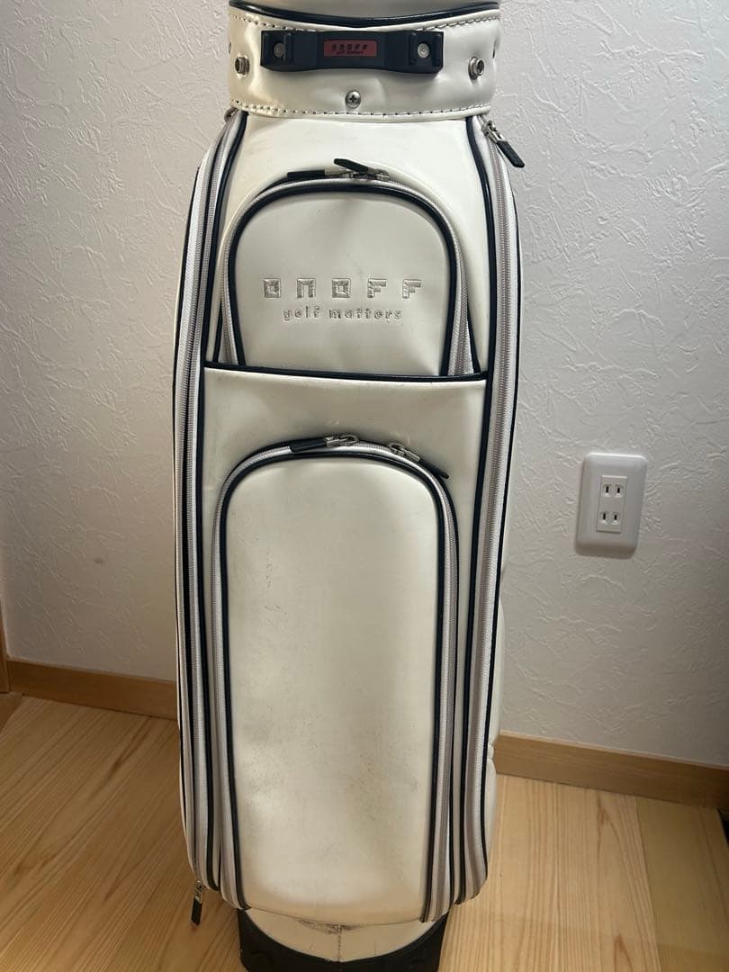 オノフ レディース　キャディバッグ 5口　ホワイト