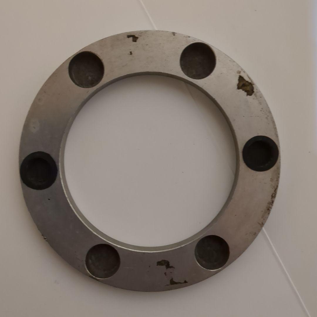 ナルディウッドステアリング、ホーンボタン、取り付けネジ。