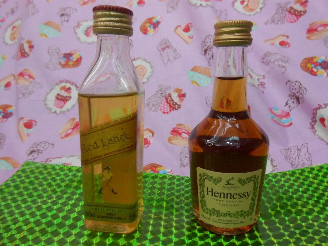 未開封9.980円Hennessyコニャックとジョニーウォーカー赤ラベル