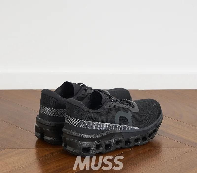 on Cloudmonster2 ×クラウドモンスター ブラック 27cm