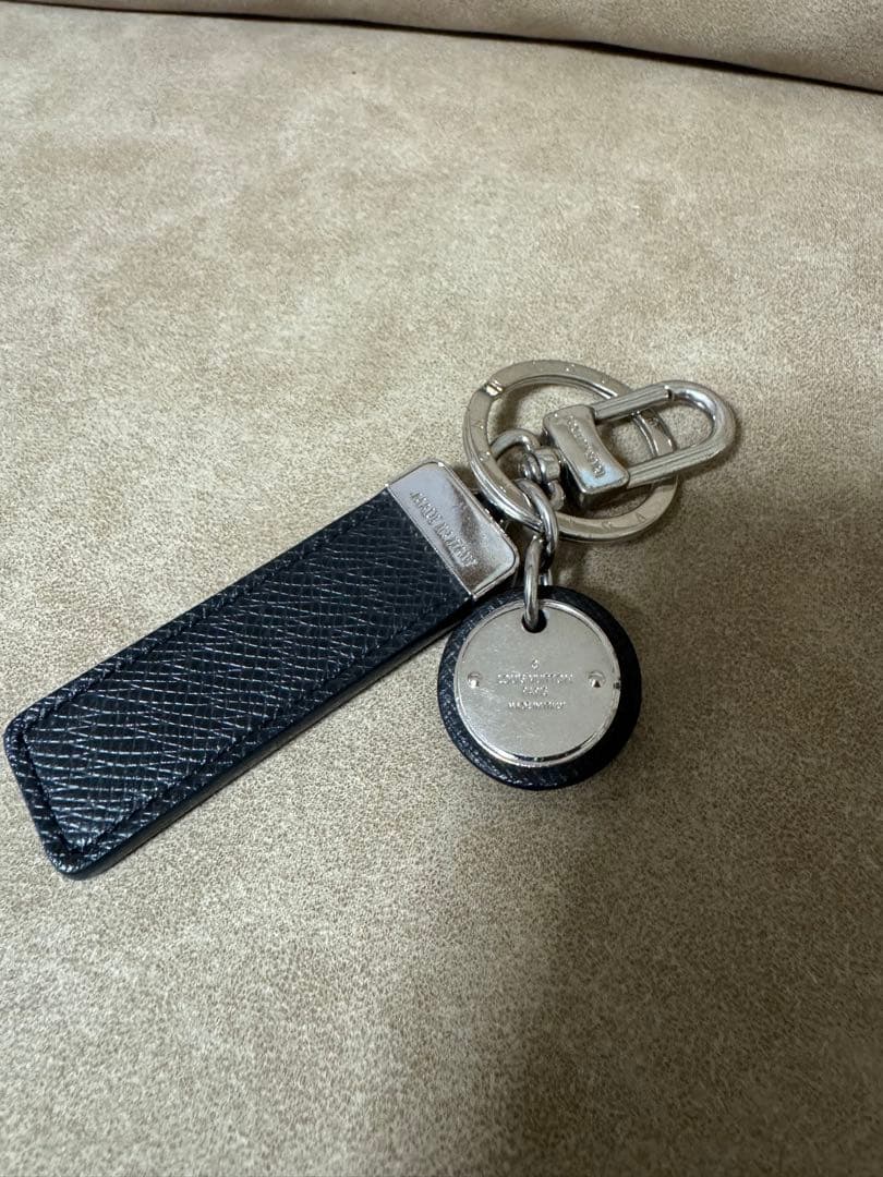 ルイヴィトン ポルト クレ・ネオ LV クラブ キーホルダー M80237